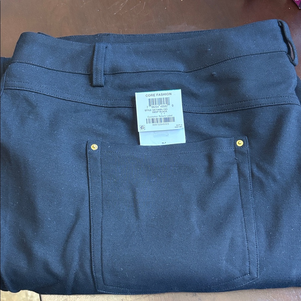 Macy’s style & co! Leggings w Comfy/ stretchy material!! Easy to wear! NWT!!!